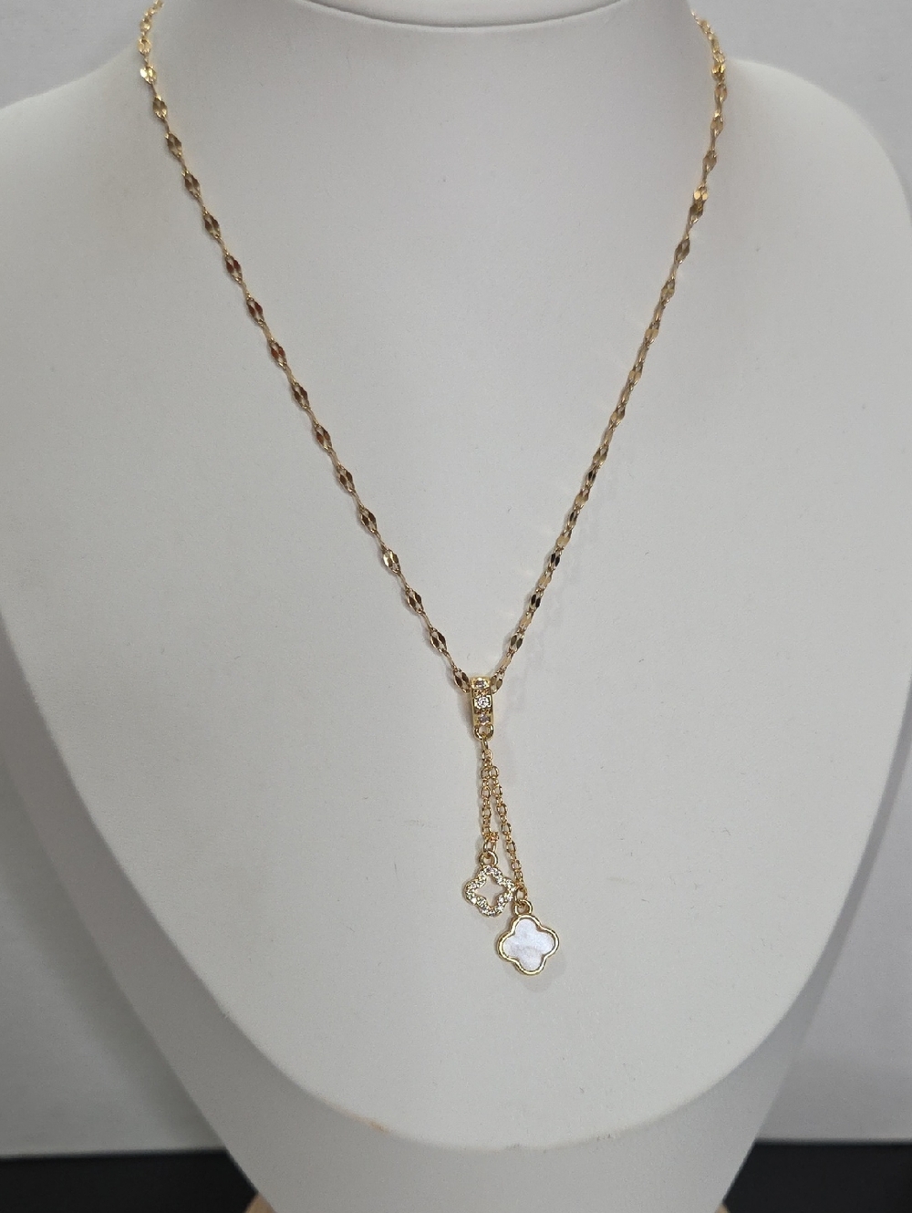 Women's Gold Tone Stainless Steel White Rhinestone Clover Lip Chain Necklace